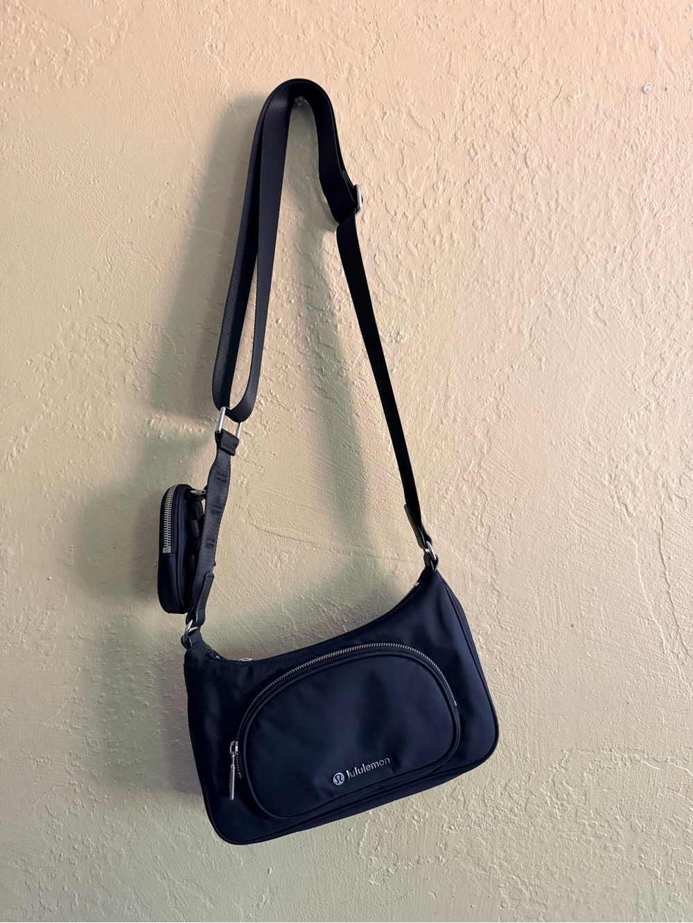 lululemon athletica Black Crossbody Bag with Front Zip Pocket - Picture 1 of 6